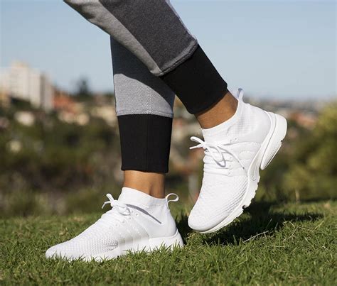 Womens White Nike Flyknit Shoes